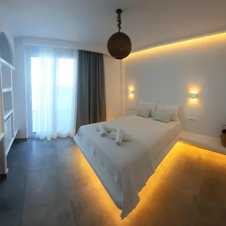 Paros Blue Dolphin Fully Renovated By Rivea Group * كريس أكتي