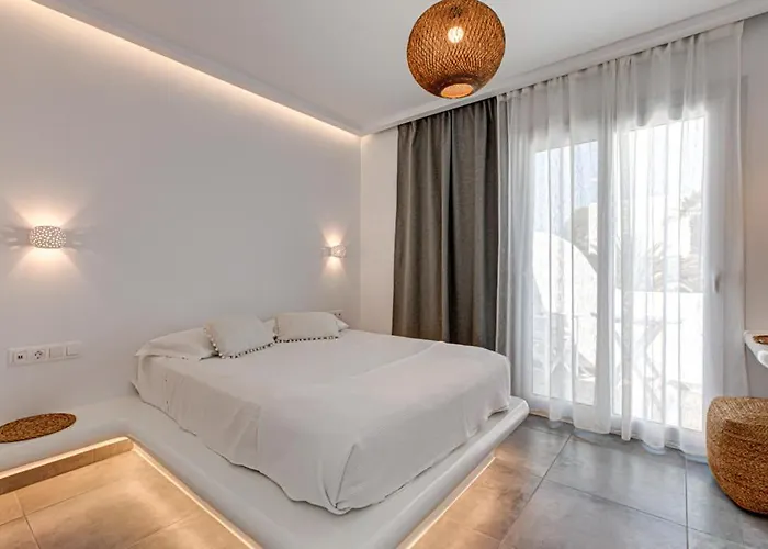 Paros Blue Dolphin Fully Renovated By Rivea Group