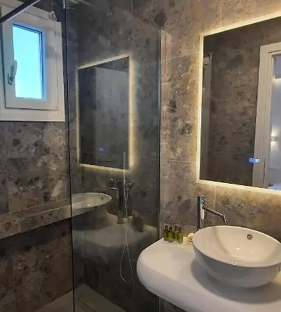 Paros Blue Dolphin Fully Renovated By Rivea Group クリシ・アクティ