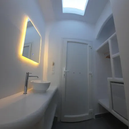 ホテル Paros Blue Dolphin Fully Renovated By Rivea Group クリシ・アクティ