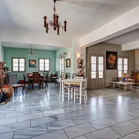 ホテル Paros Blue Dolphin Fully Renovated By Rivea Group